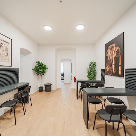 Chic Central City Rooms By Home2 Вена Экстерьер фото