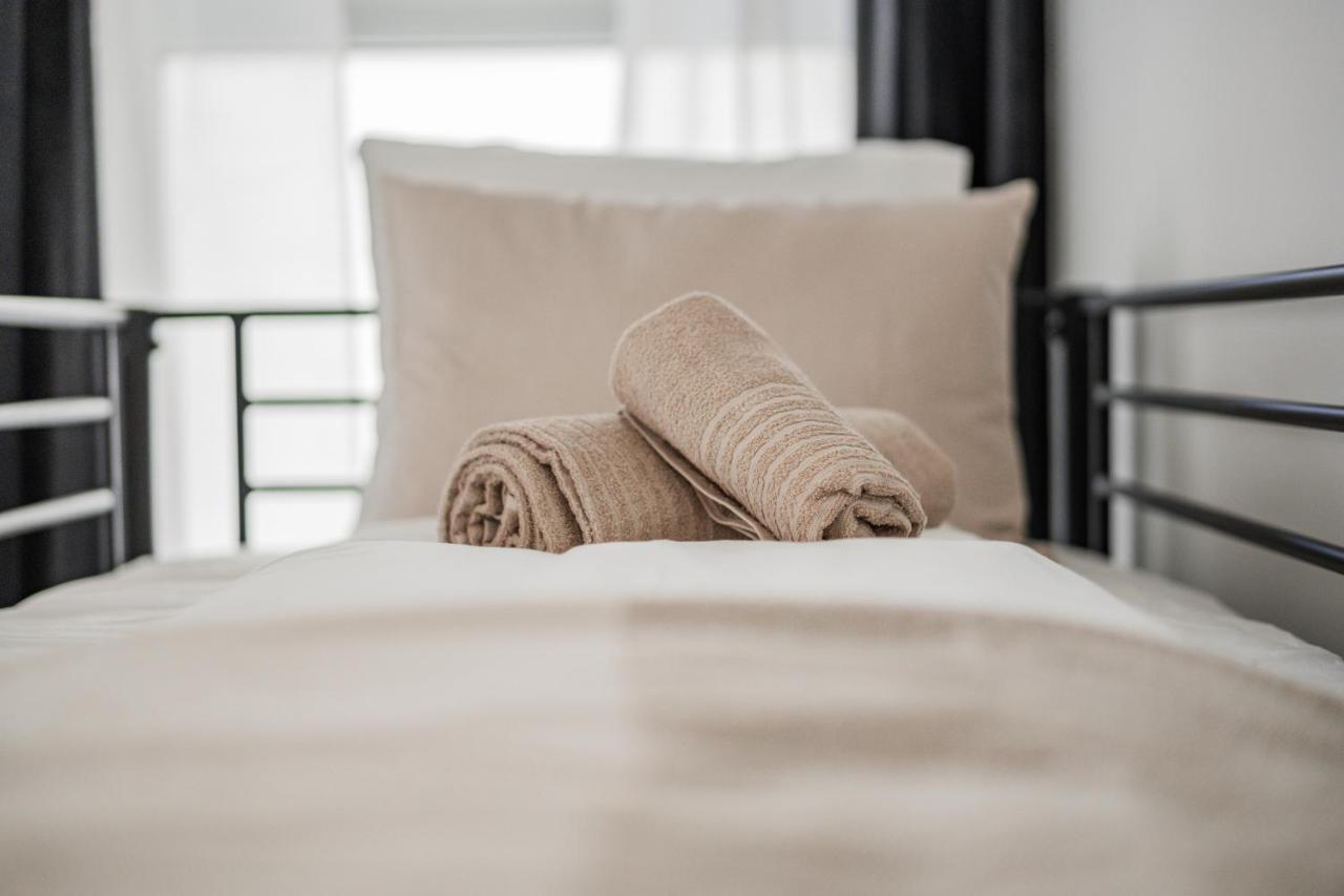 Chic Central City Rooms By Home2 Вена Экстерьер фото