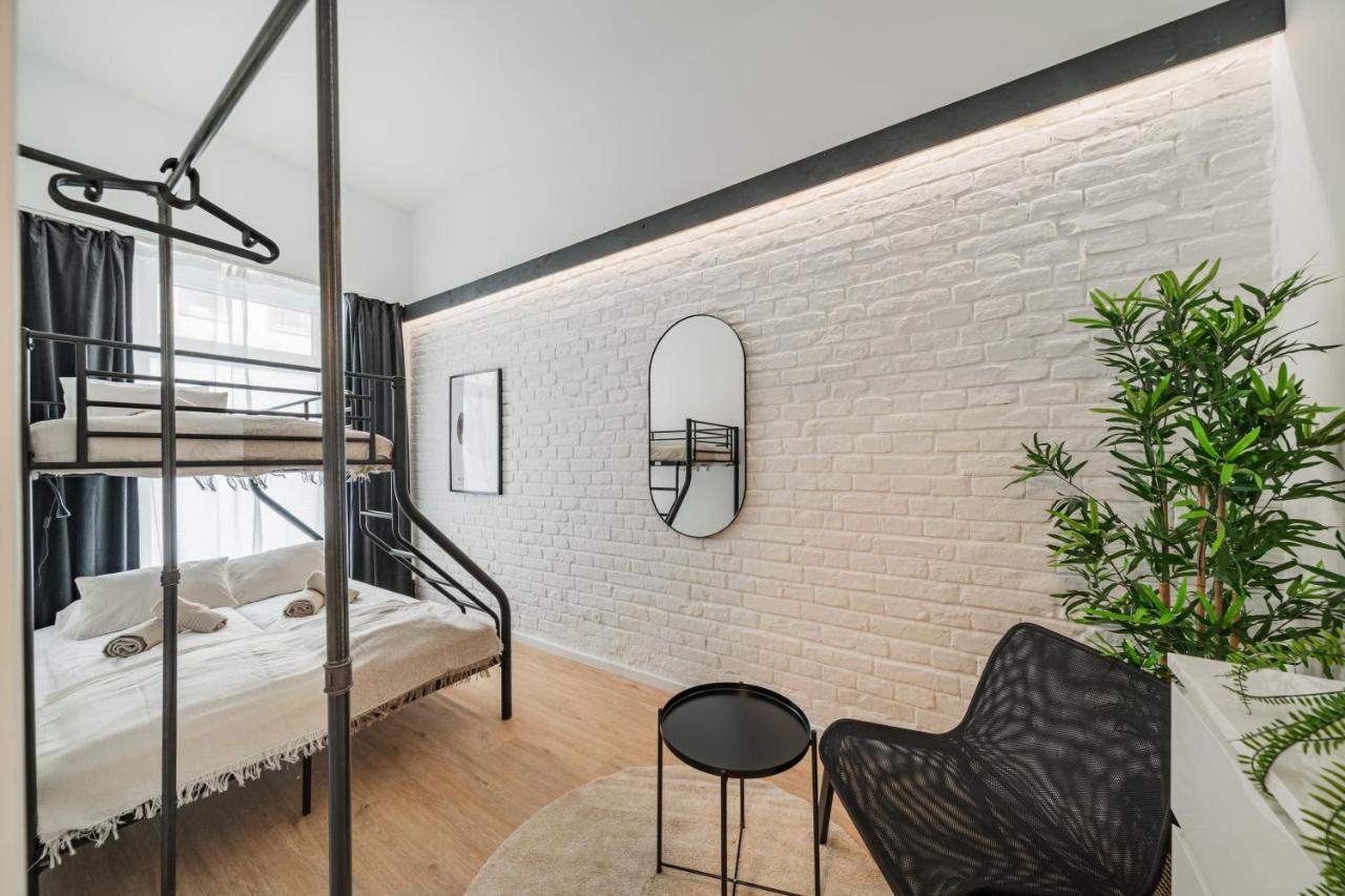 Chic Central City Rooms By Home2 Вена Экстерьер фото