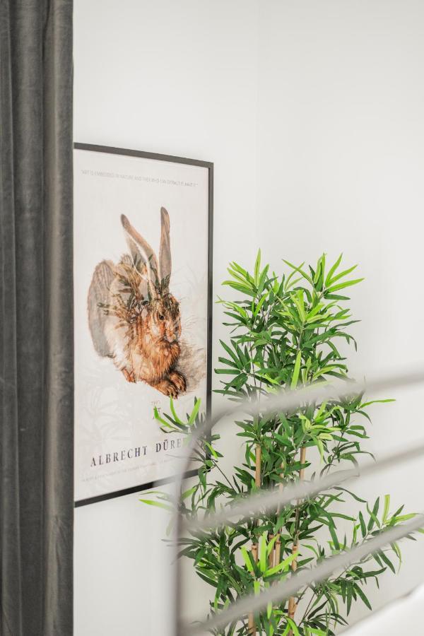 Chic Central City Rooms By Home2 Вена Экстерьер фото